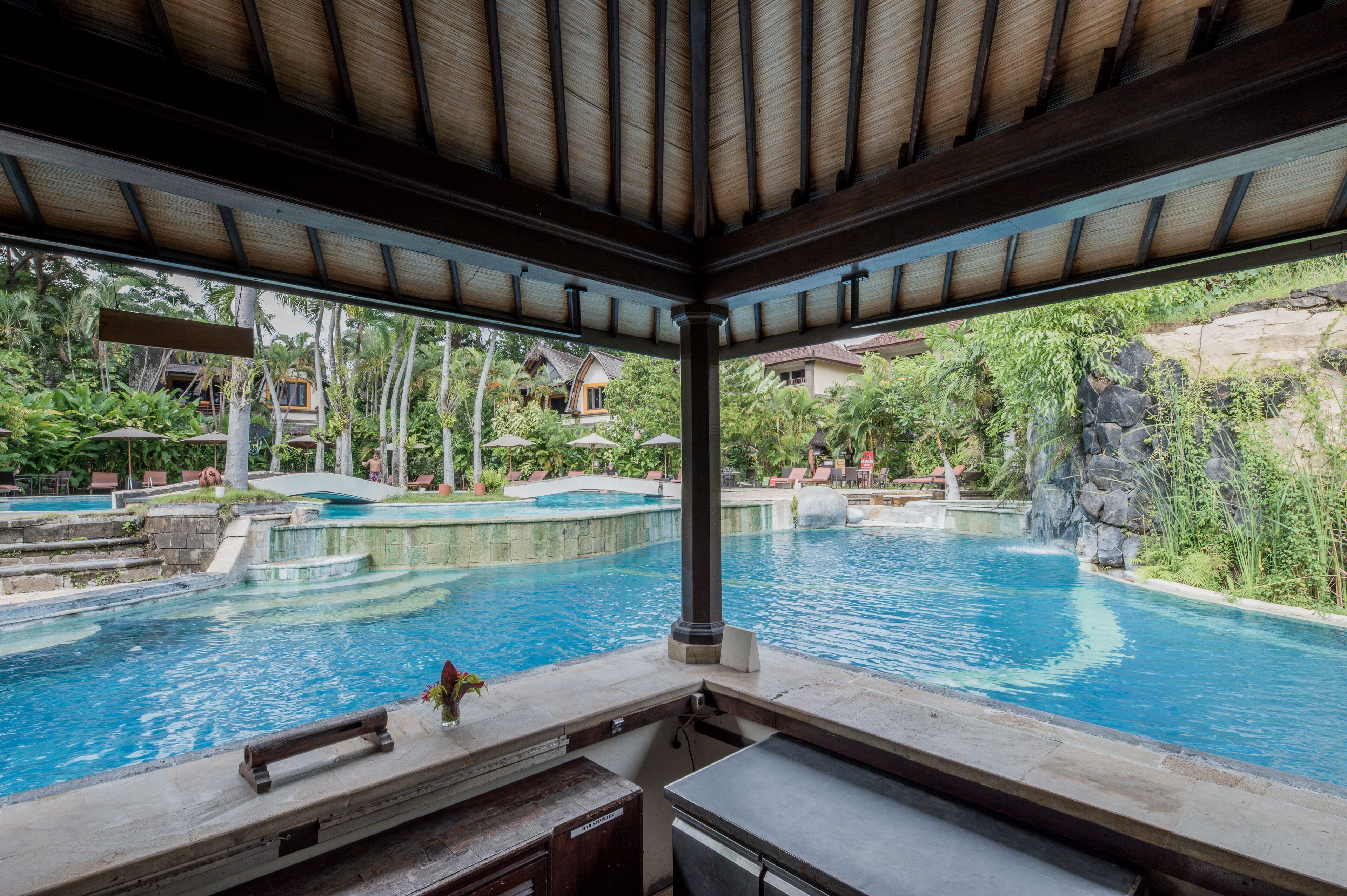 Bar junto a la alberca