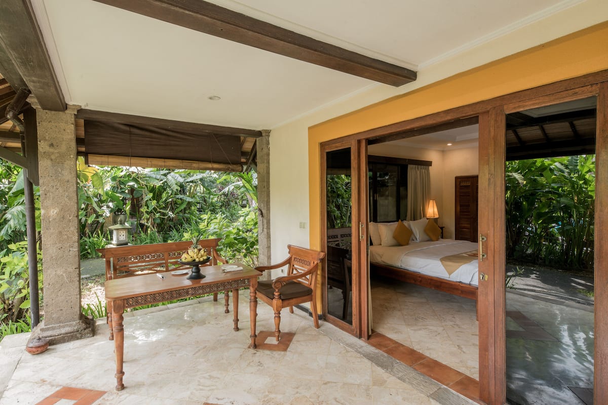 Deluxe-Zimmer (Lumbung) | Zimmersafe, Schreibtisch, laptopgeeigneter Arbeitsplatz