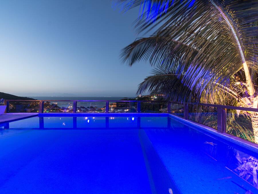 2 utendørsbassenger