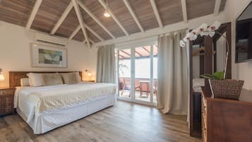 Minibar, in-room safe, free WiFi, bed sheets