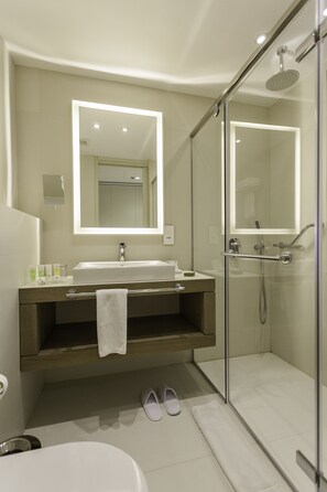 Free toiletries, hair dryer, slippers, bidet