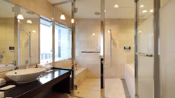 Junior-Suite, 1 King-Bett, Stadtblick | Badezimmer