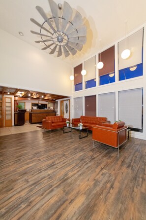 Coin salon dans le hall