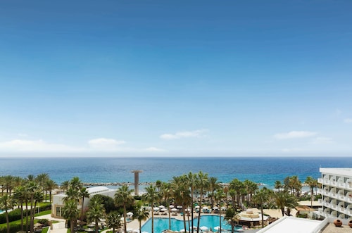 St. George Beach Hotel & Spa Resort