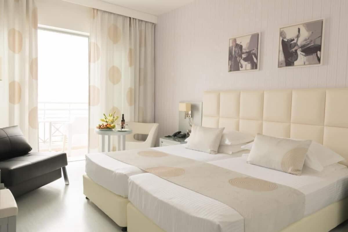 خزنة داخل الغرفة ومكتب وواي فاي مجانًا وملاءات أسرّة