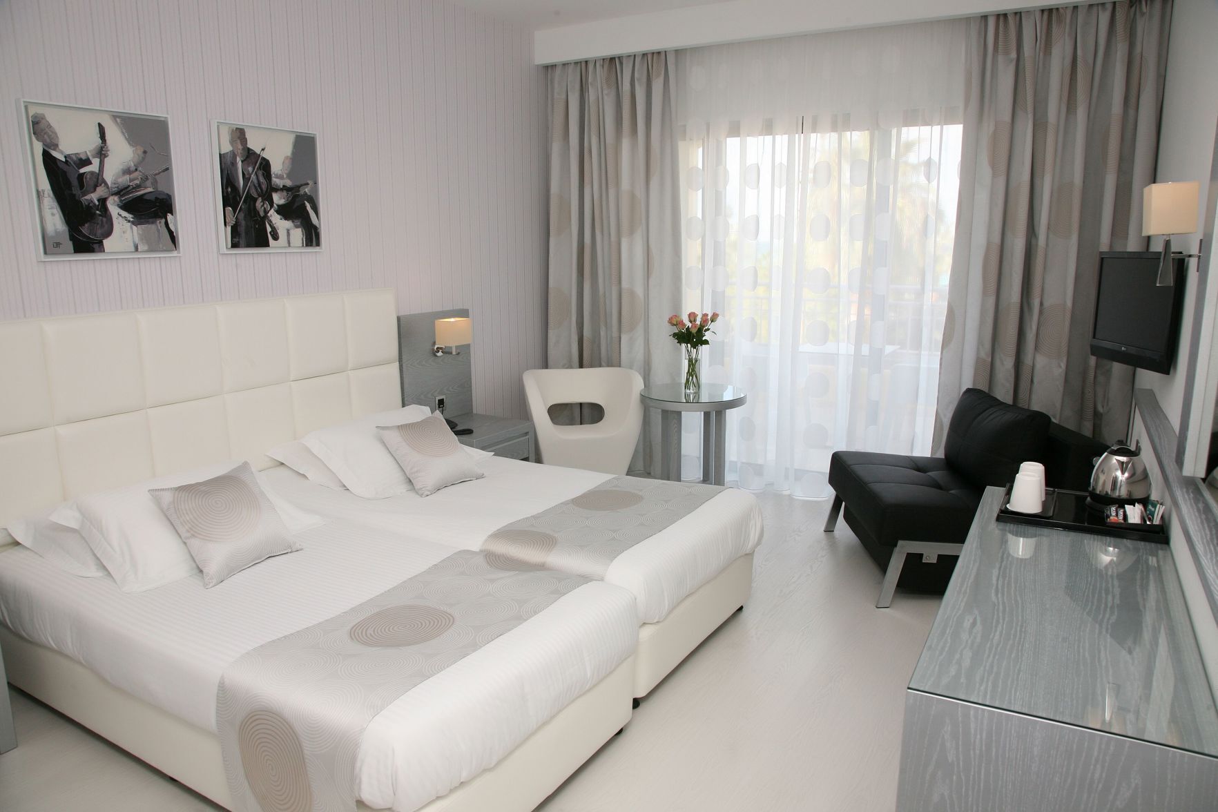 خزنة داخل الغرفة ومكتب وواي فاي مجانًا وملاءات أسرّة