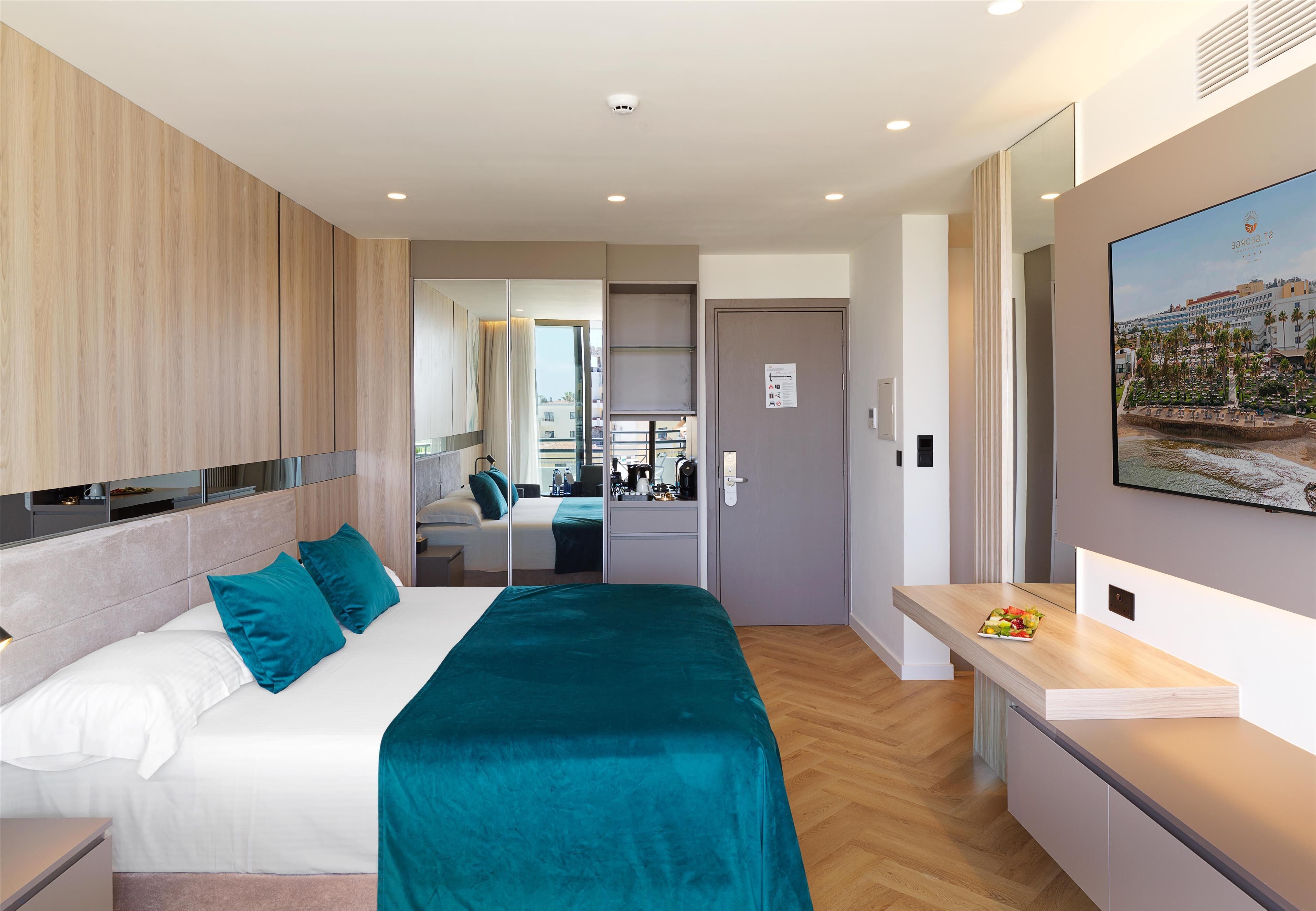 华丽套房 | 客房内保险箱、办公桌、免费 WiFi、床单