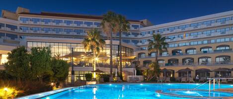 Indoor pool, 2 outdoor pools, sun loungers