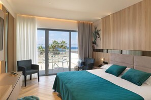 房內夾萬、書桌、免費 Wi-Fi、床單