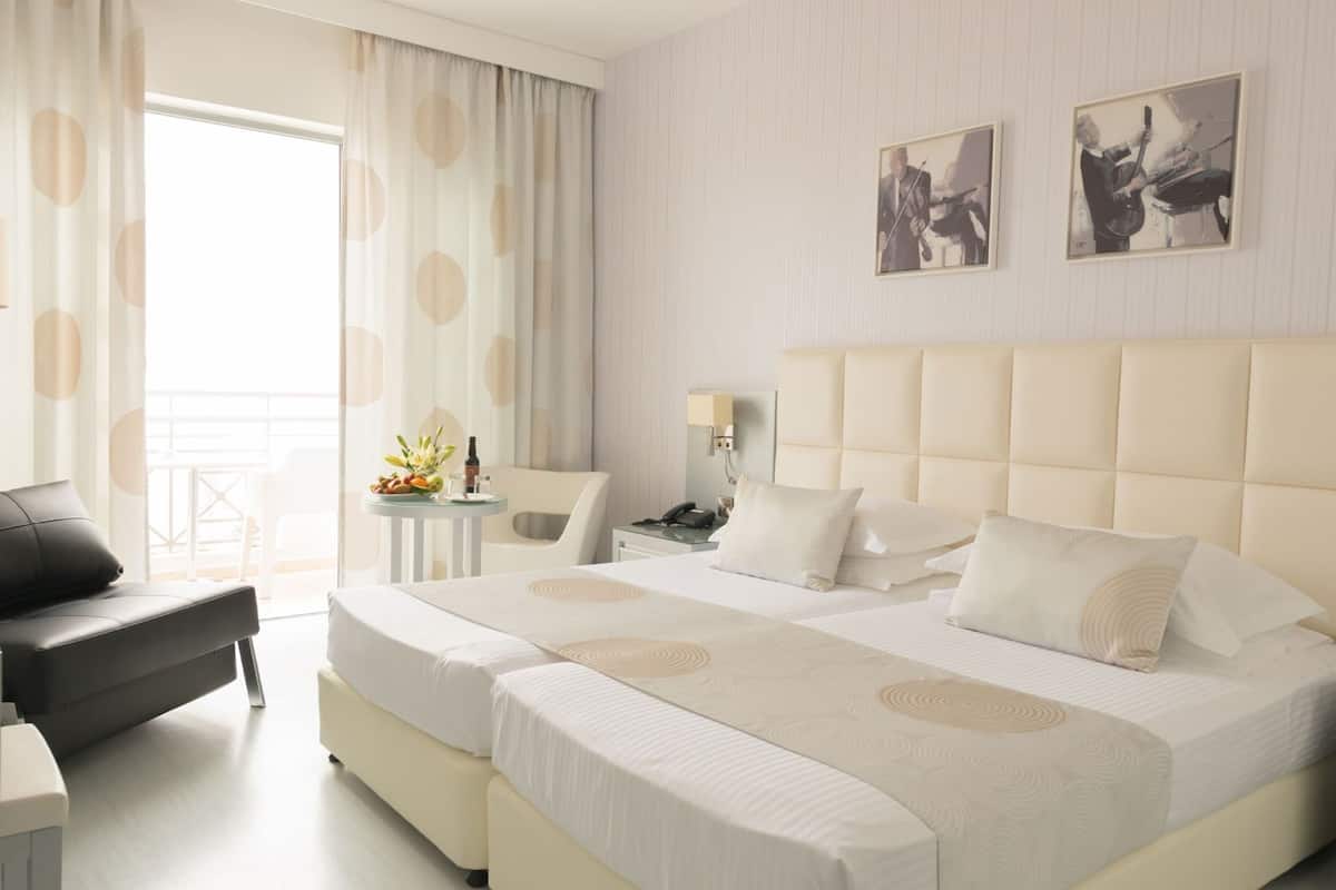 خزنة داخل الغرفة ومكتب وواي فاي مجانًا وملاءات أسرّة