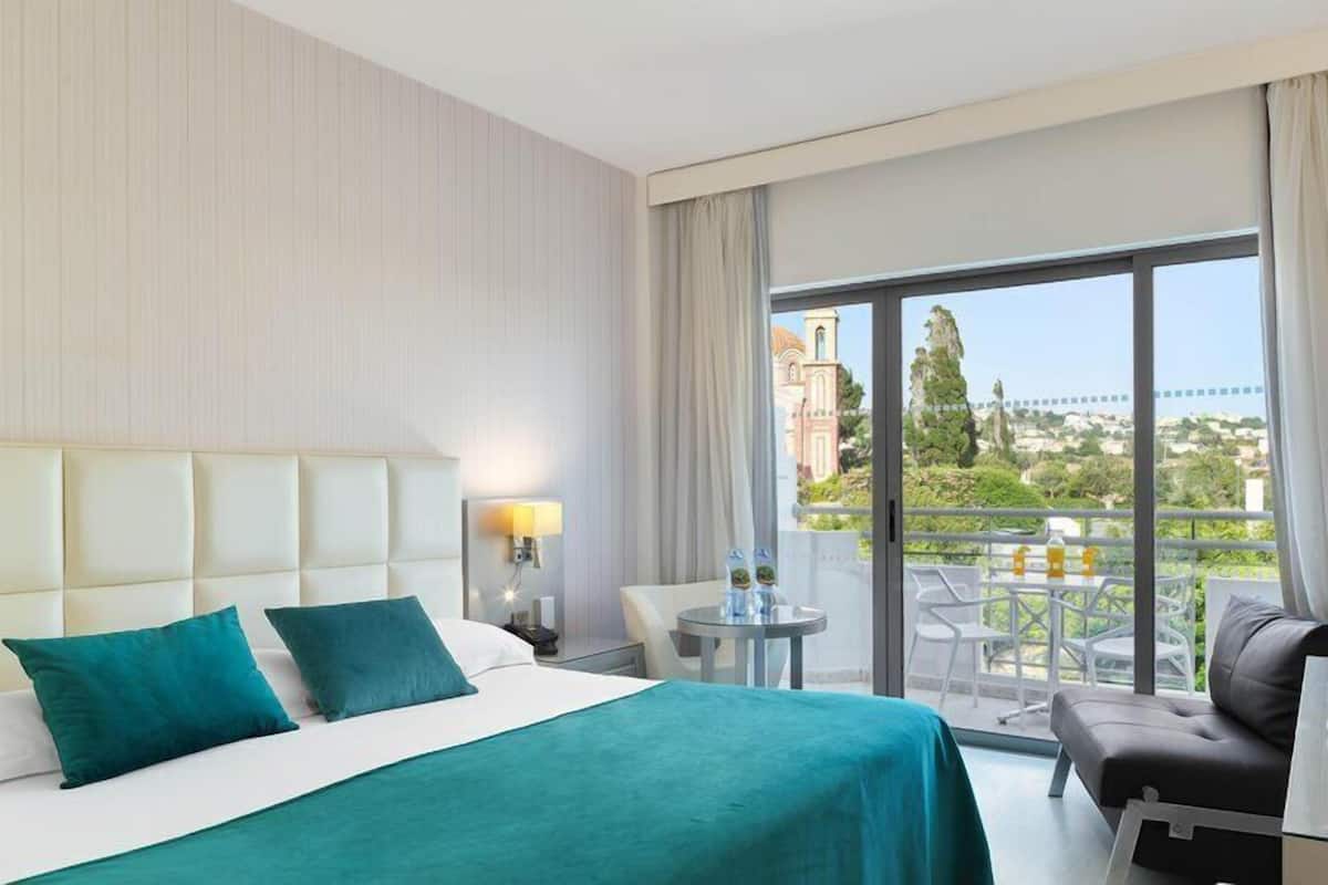 Quarto casal ou duplo, vista para a montanha | Cofres nos quartos, escrivaninha, Wi-Fi de cortesia, roupa de cama