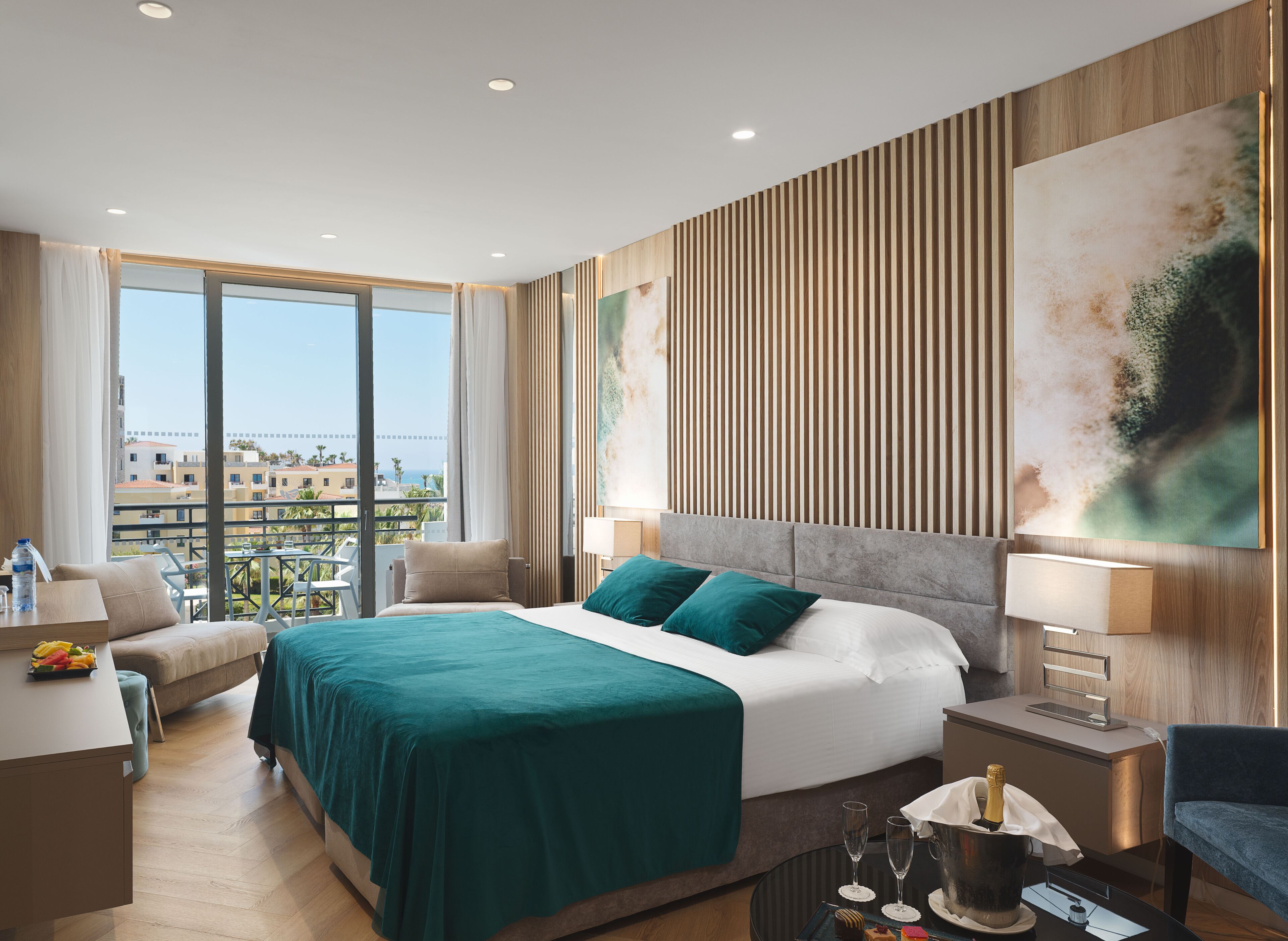 Deluxe Studio Suite, Sea View | In-room safe, desk, free WiFi, bed sheets