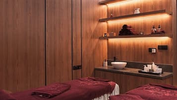 Ruang uap, perawatan tubuh, hidroterapi, aromaterapi, dan body wrap