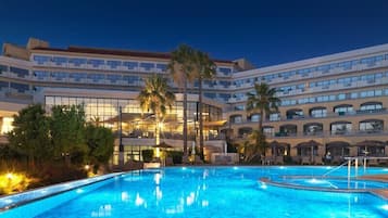 Indoor pool, 2 outdoor pools, sun loungers