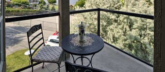 Above The Beach Guest Suites