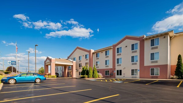 Exterior - Best Western Penn-Ohio Inn & Suites (Hubbard)