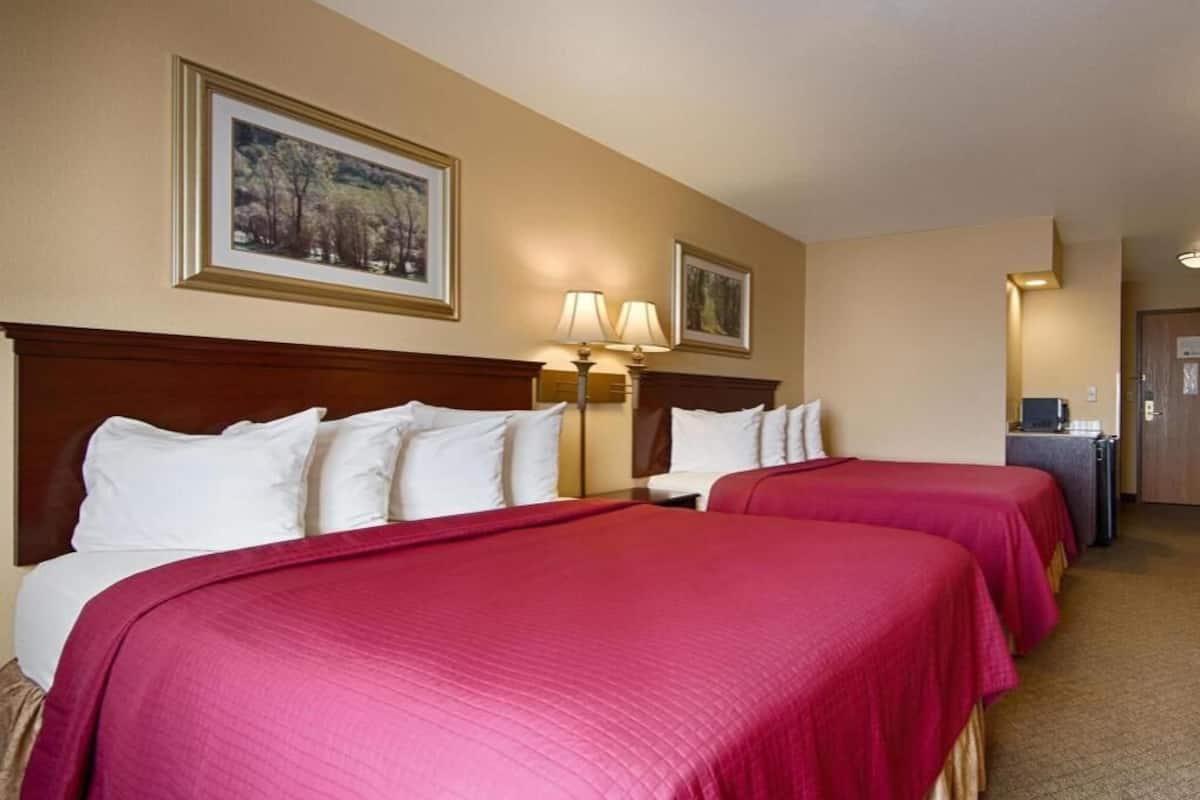 Iron/ironing board, rollaway beds, free WiFi, bed sheets