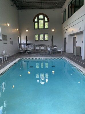 Indoor pool - Country Inn & Suites by Radisson, St. Charles Historic District (St. Charles)