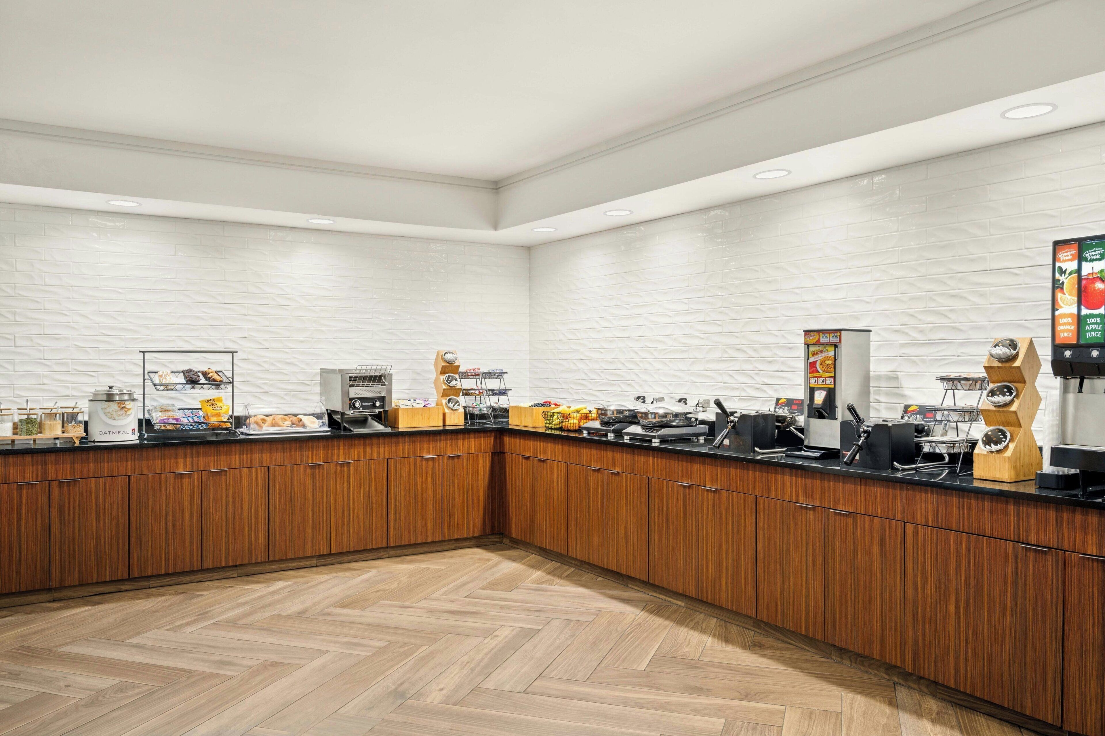 free daily continental breakfast