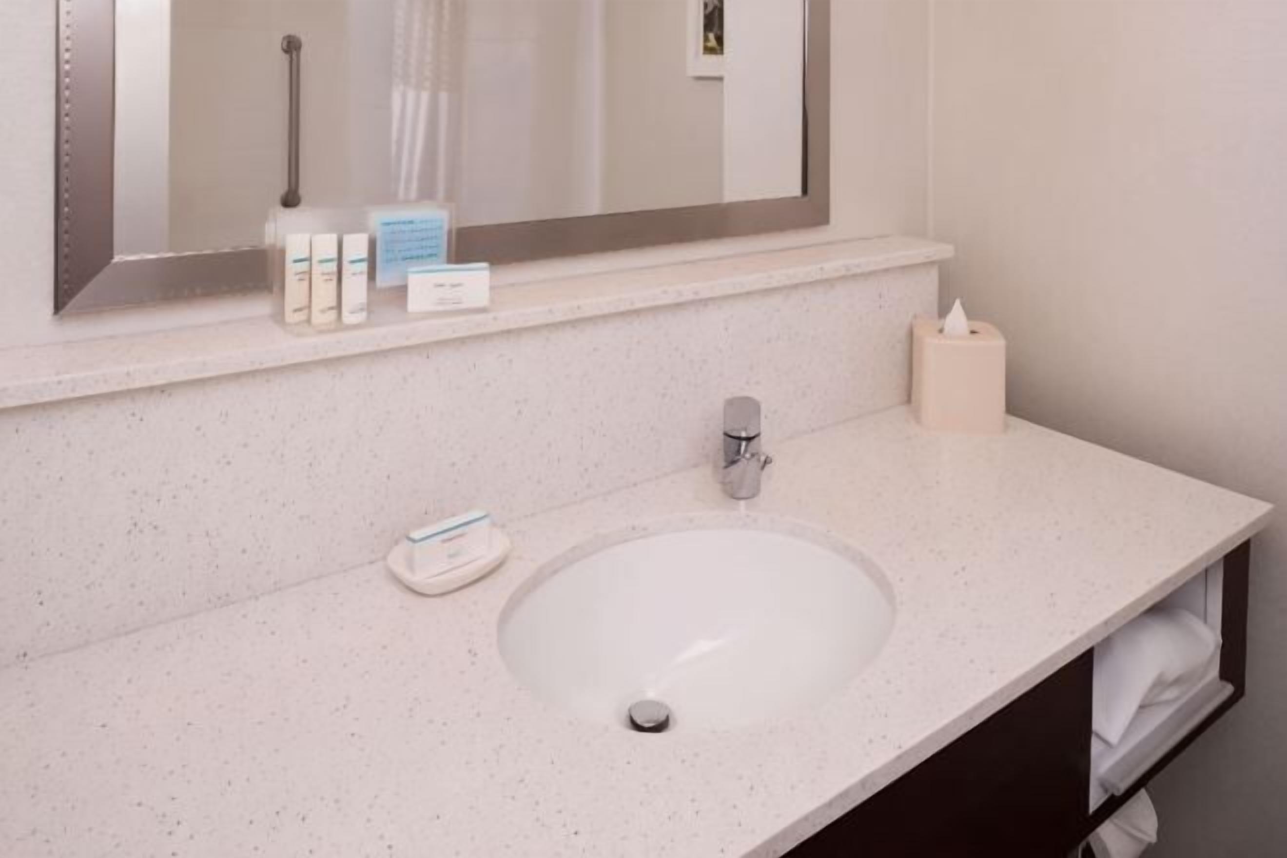 Phòng tắm | Đồ dùng nhà tắm miễn phí, máy sấy tóc, khăn tắm, xà phòng 