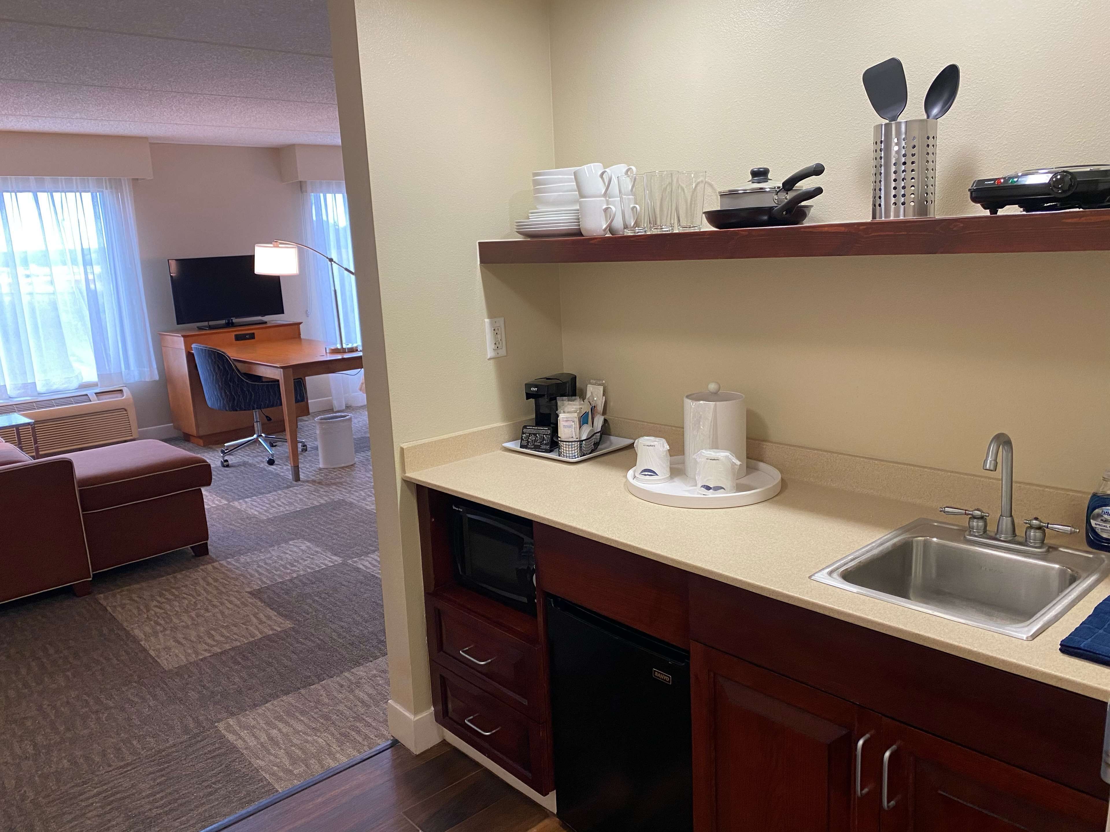 Suite, 2 Queen Beds, Kitchenette | Private kitchenette