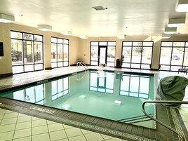室内游泳池