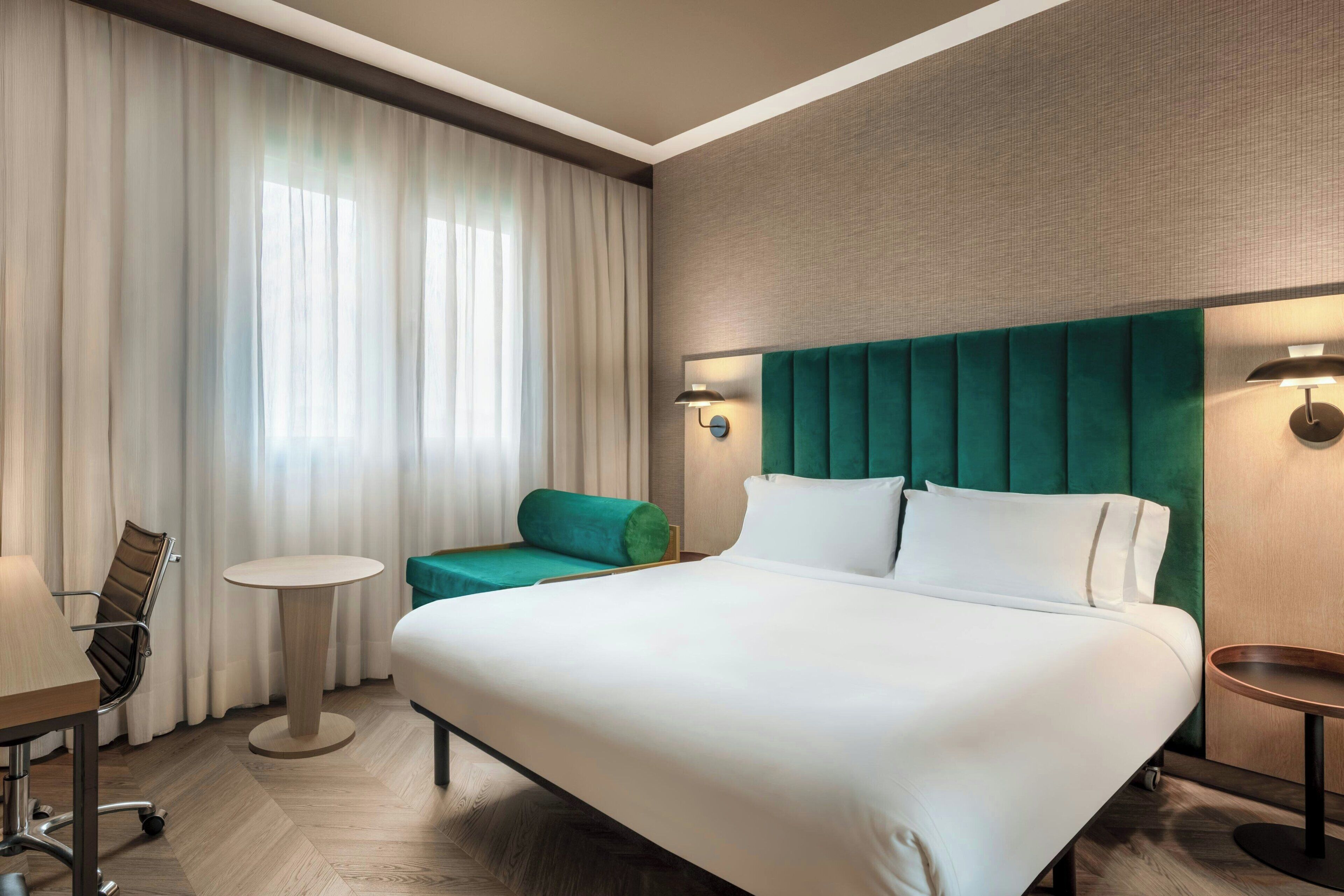 Standard Room, 1 Queen Bed | Egyptian cotton sheets, premium bedding, down duvets, pillow-top beds