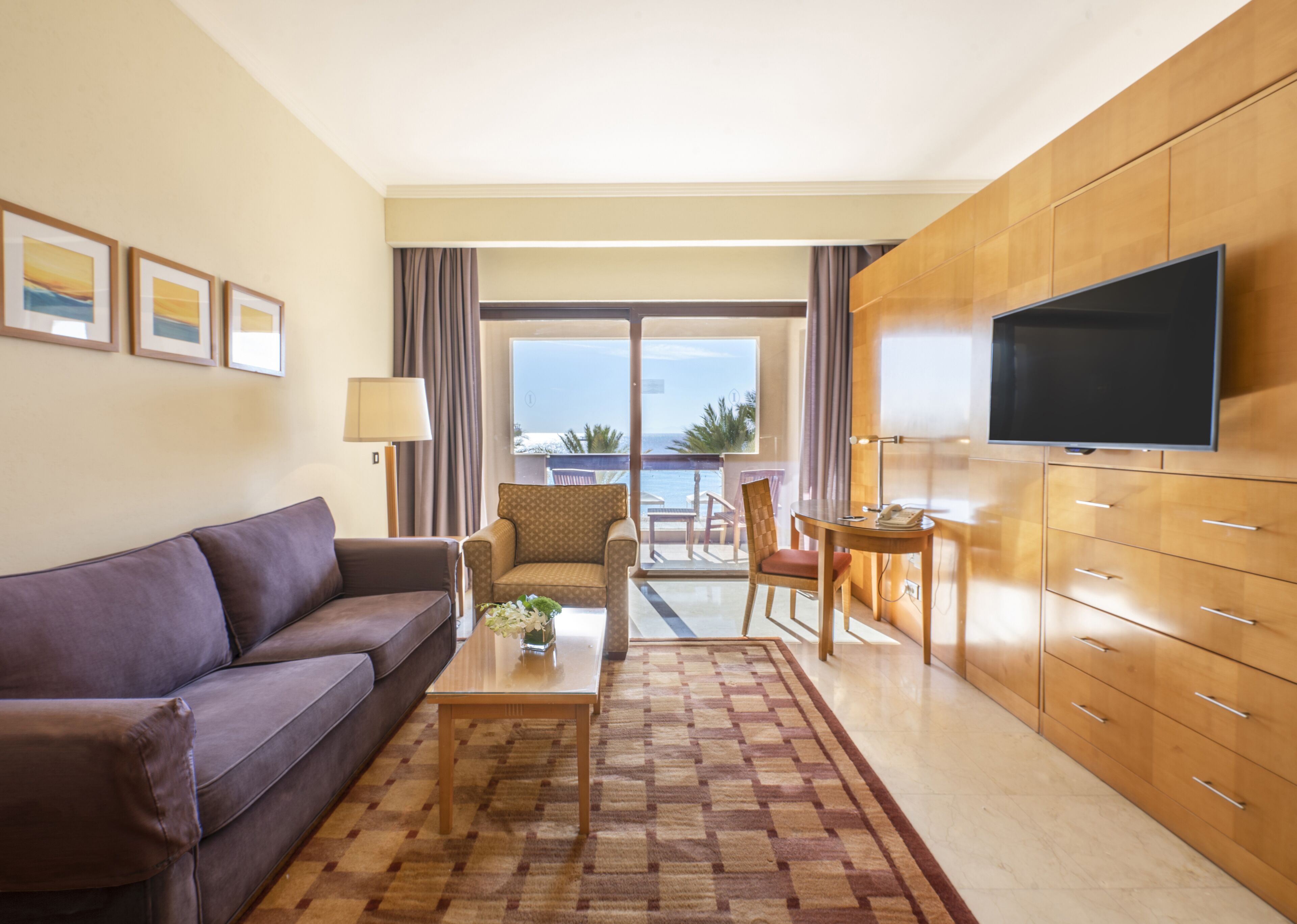 1 bedroom, premium bedding, minibar, in-room safe