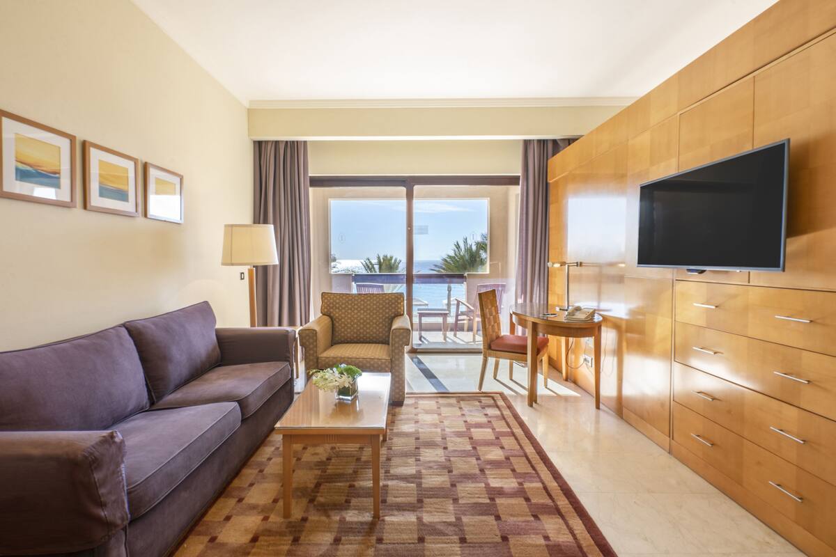 1 bedroom, premium bedding, minibar, in-room safe