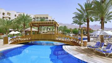 3 outdoor pools