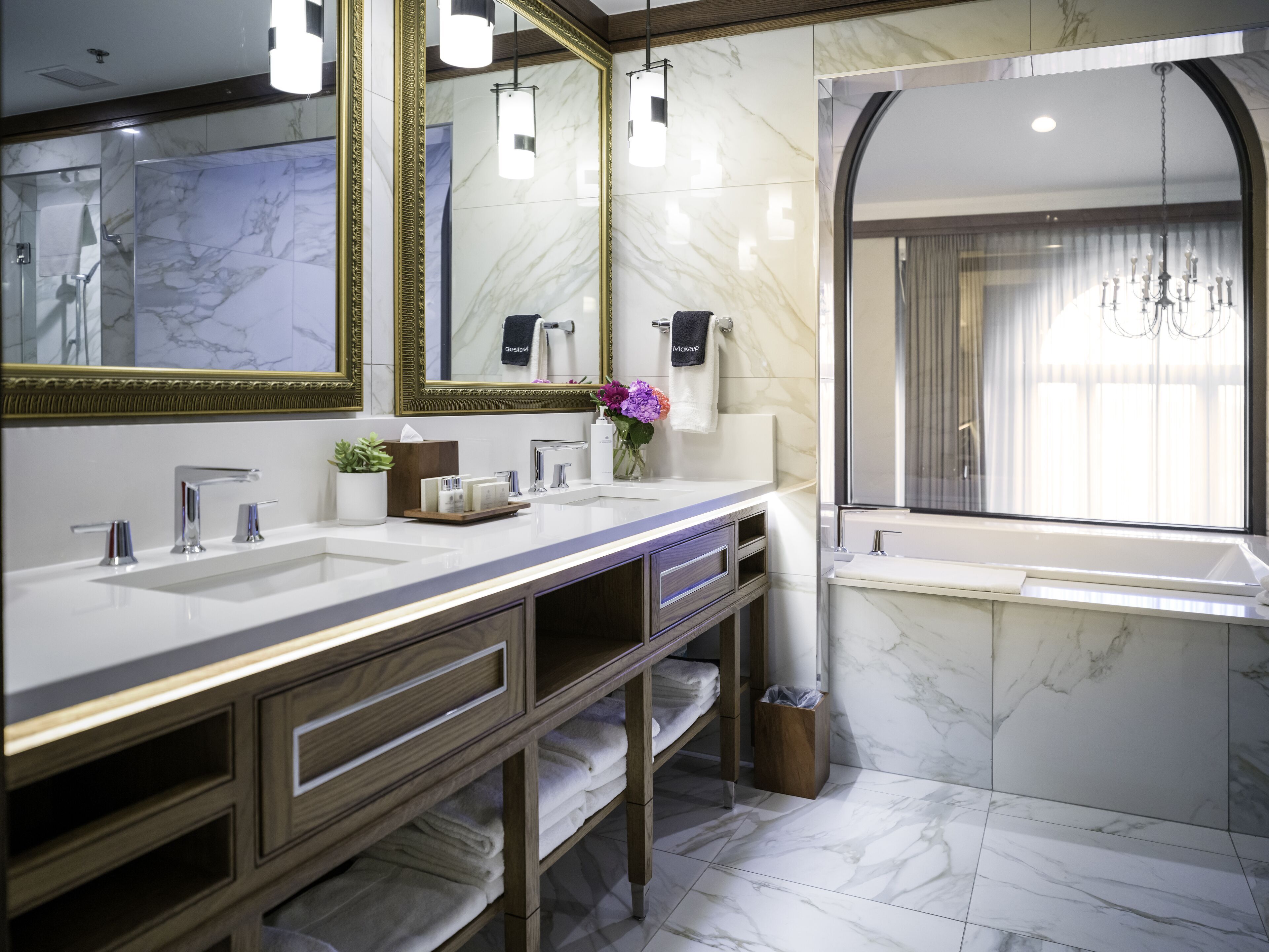presidential suite | bathroom | free toiletries, hair dryer, bathrobes, towels