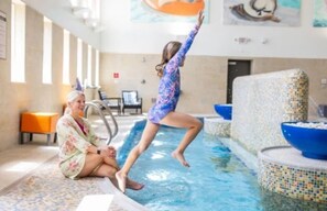 Indoor pool - Saint John's Resort (Plymouth)