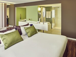 Superior-Suite, 1 King-Bett | Minibar, Schreibtisch, Verdunkelungsvorhänge, schallisolierte Zimmer