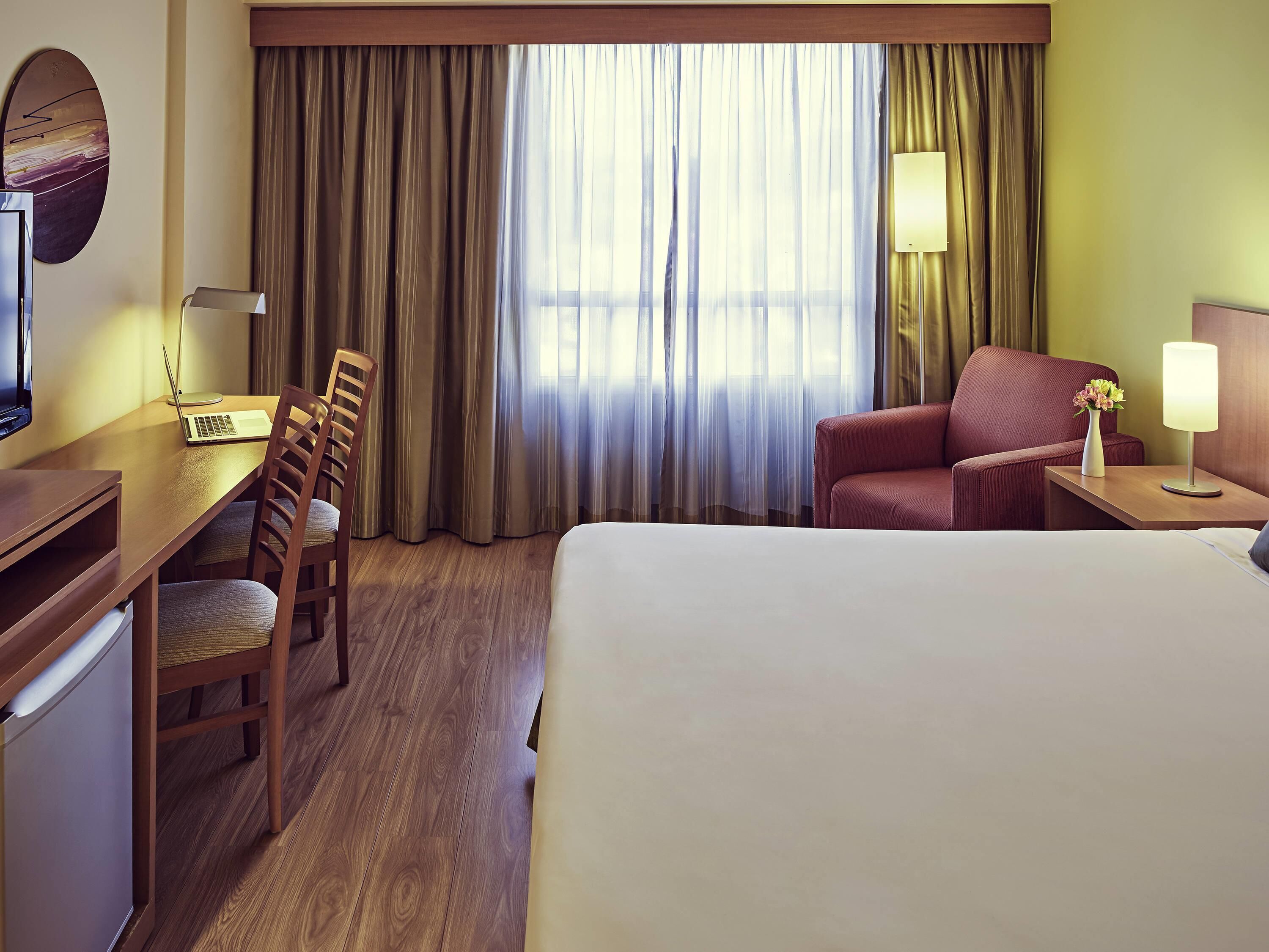 Apartemen Superior, 1 Tempat Tidur King | Minibar, meja kerja, tirai kedap cahaya, dan kedap suara
