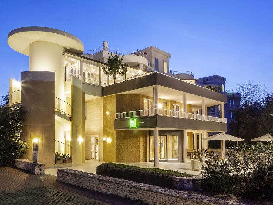 Front of property – evening/night