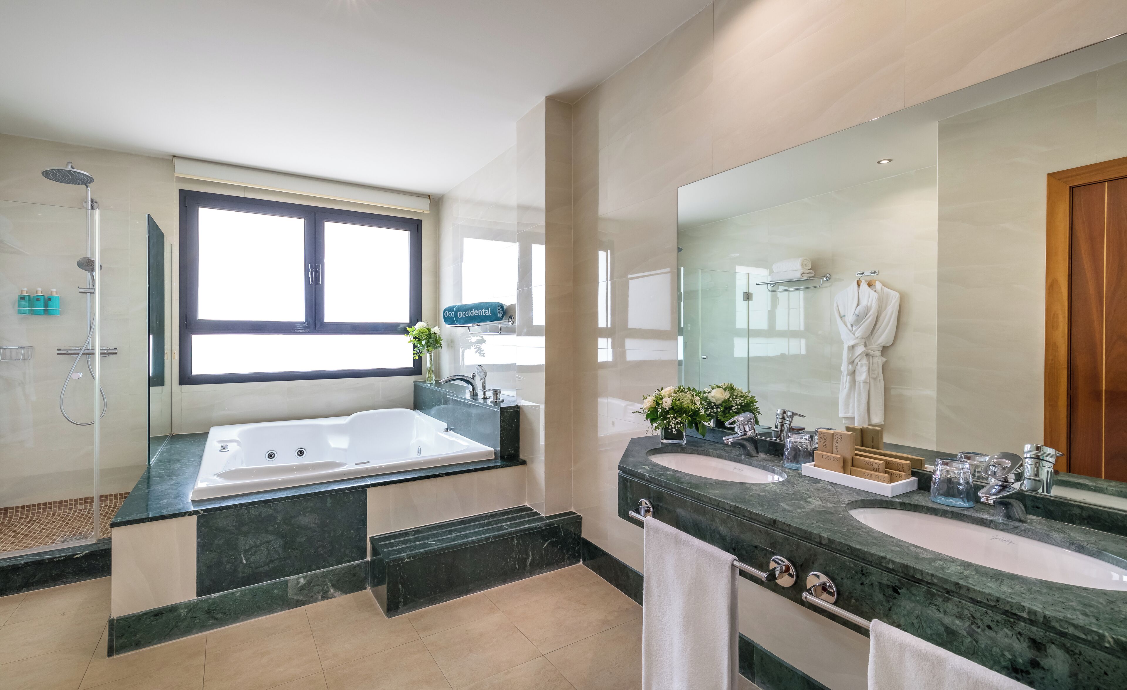 junior suite, terrace (hot tub) | bathroom | bathtub, free toiletries, hair dryer, bidet