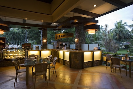 2 restaurants, breakfast, lunch, dinner served; international cuisine