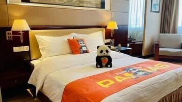Minibar, in-room safe, alarm clocks