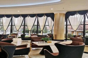 Lobby lounge - Shanxi Grand Hotel (Taiyuan)