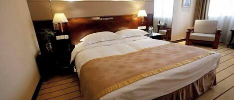 Minibar, in-room safe, alarm clocks