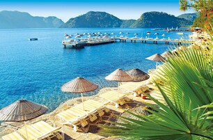 Private beach, sun loungers, beach umbrellas, beach towels