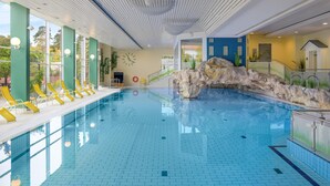 Innendørsbasseng