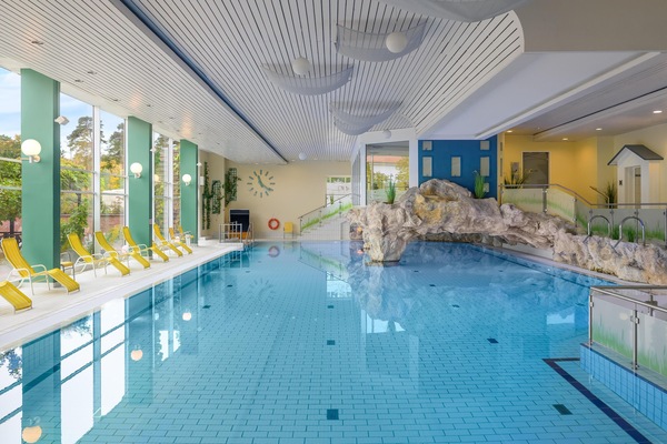 Innenpool, Liegestühle