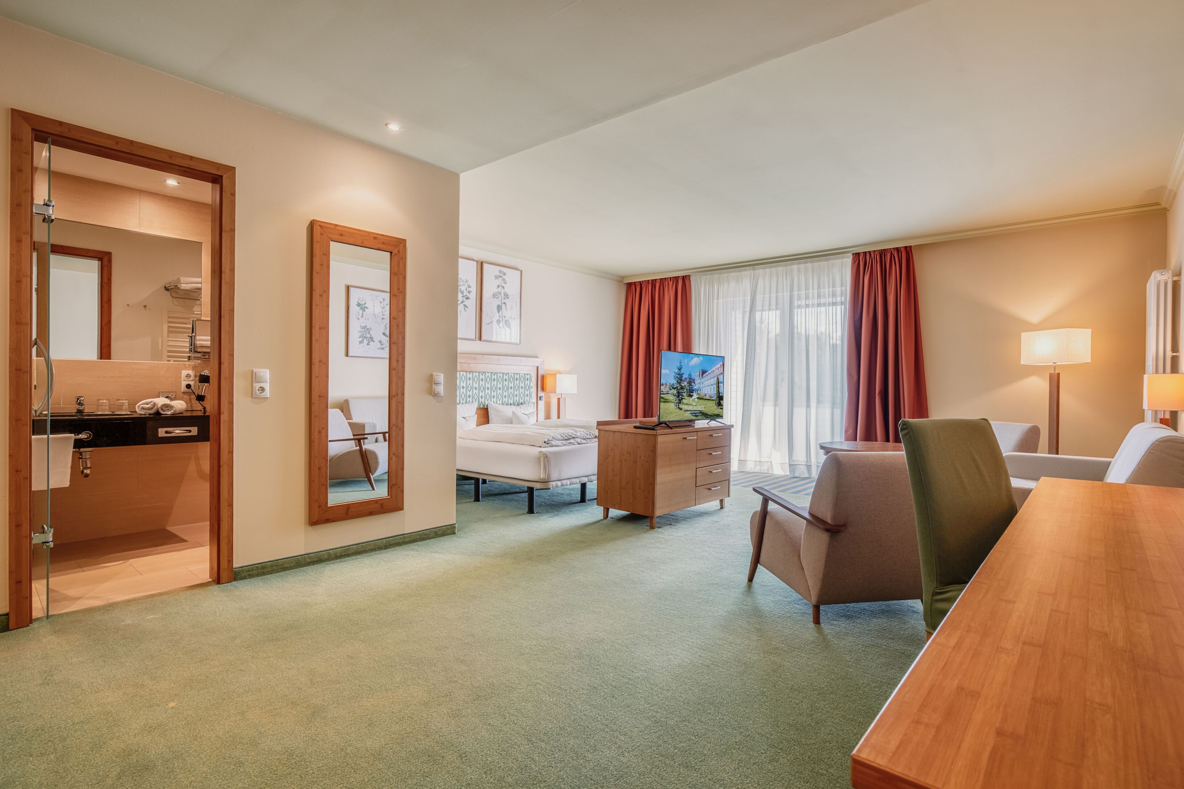 1 bedroom, in-room safe, desk, free wifi