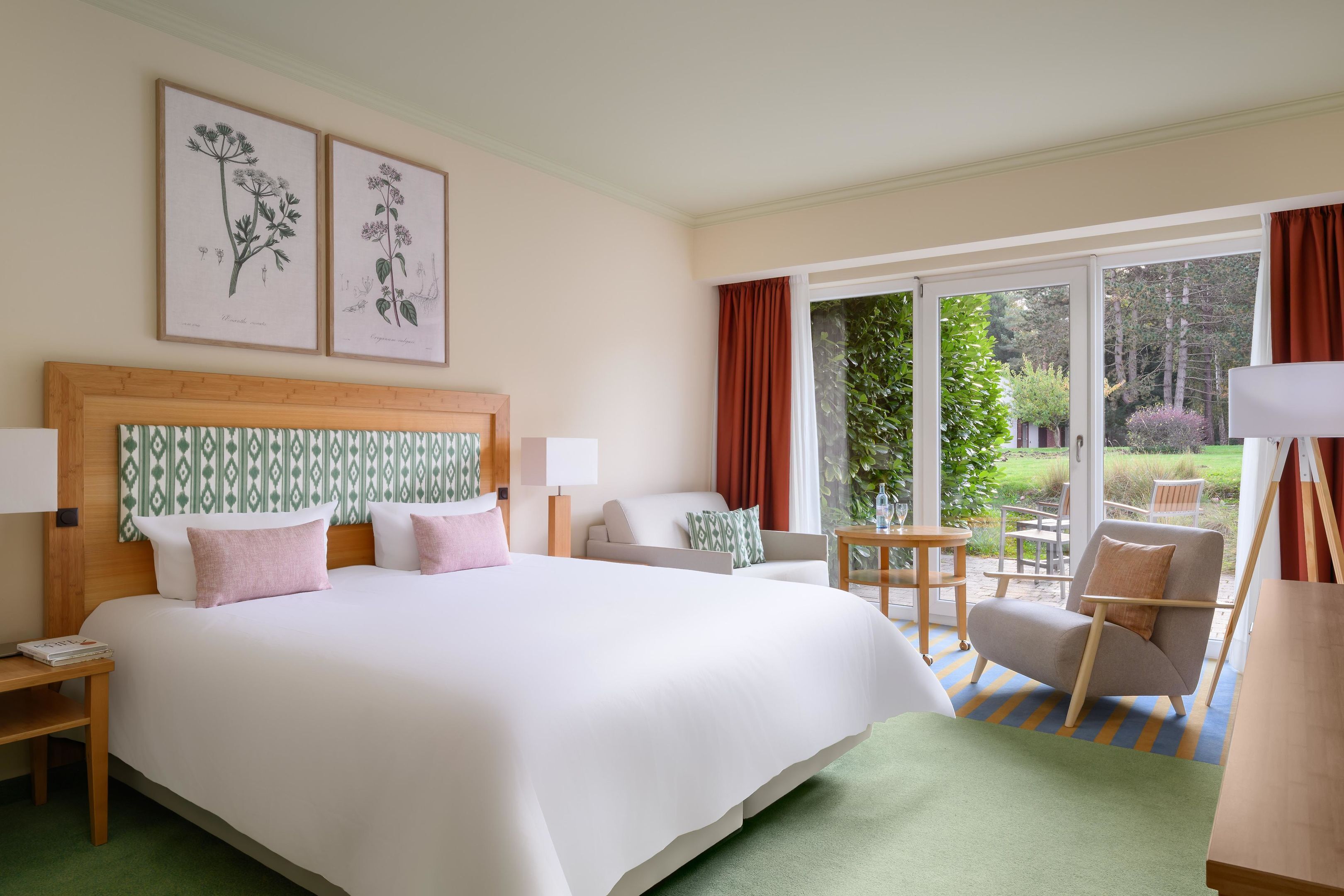 Superior-Doppelzimmer | Zimmersafe, Schreibtisch, kostenloses WLAN, Bettwäsche