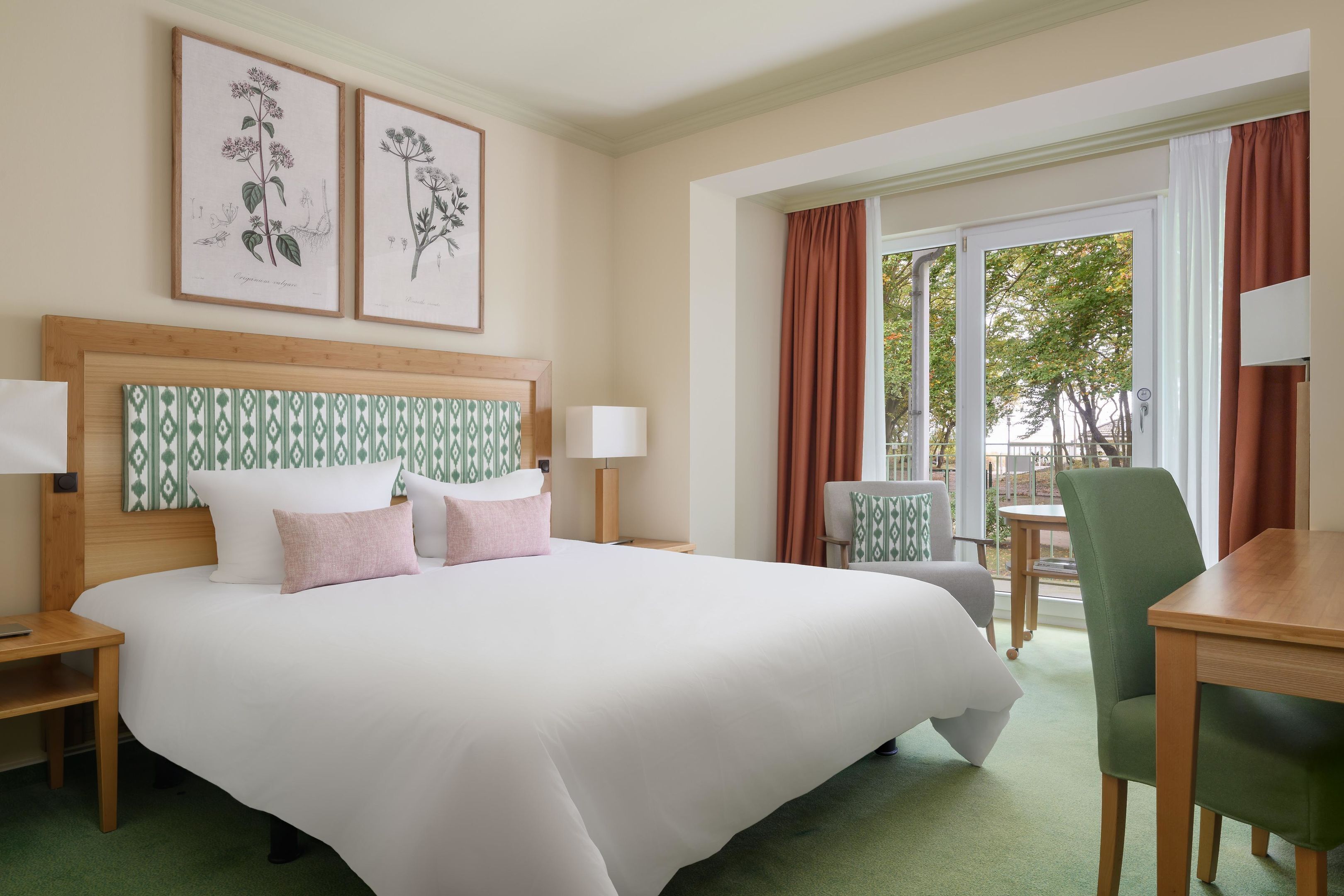 Zimmersafe, Schreibtisch, kostenloses WLAN, Bettwäsche