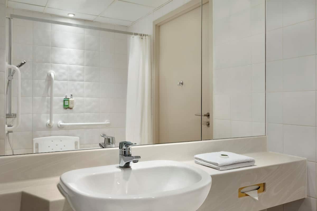 room, 2 single beds, accessible | bathroom | eco-friendly toiletries, hair dryer, towels