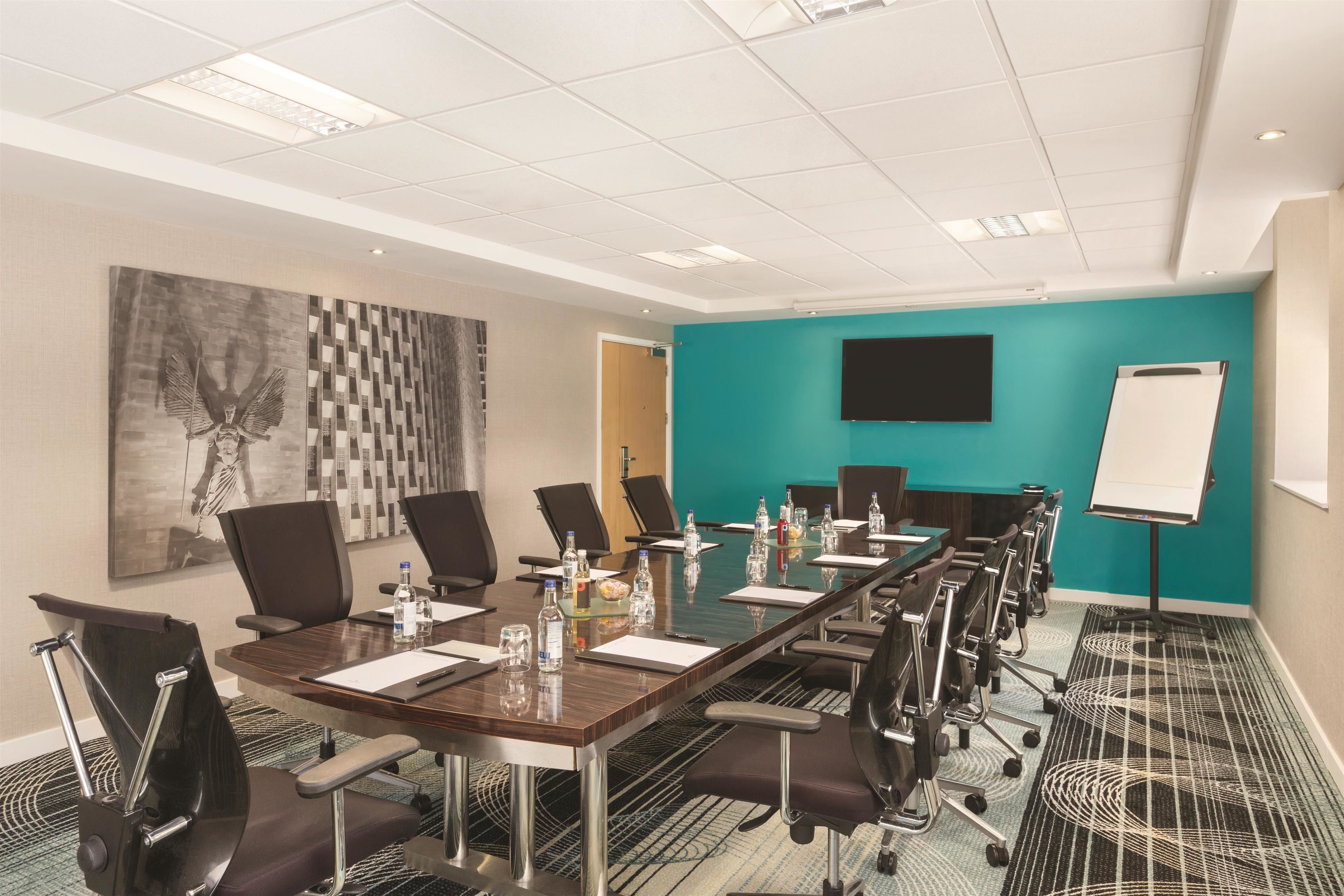 Photo - Ramada Hotel & Suites by Wyndham Coventry