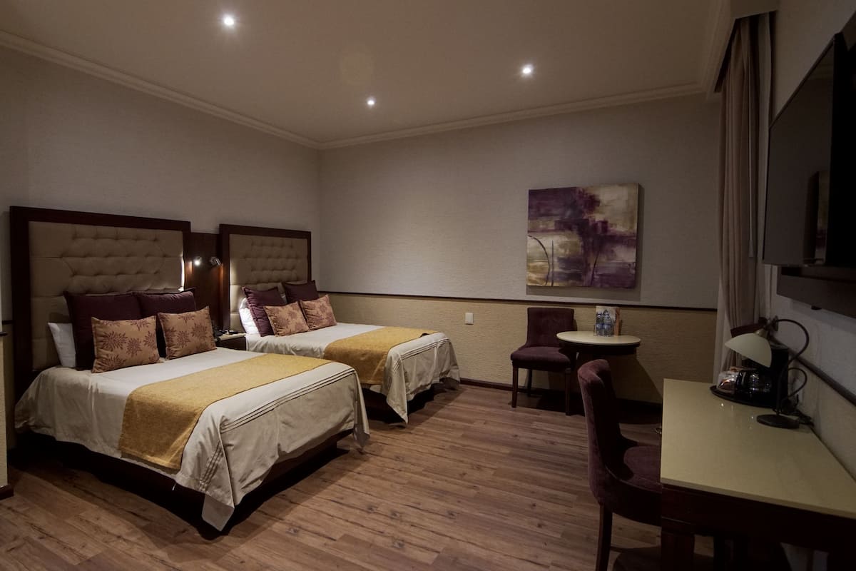 Standard Room, 2 Double Beds