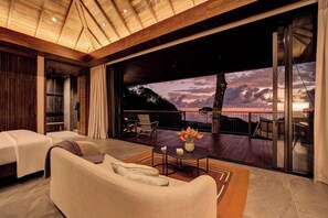Tree House Luxe, 1 très grand lit, balcon, vue océan
